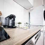 • Central 3 Bedroom Apt. Close To The Arena And Stadium *Up To 8 People*