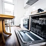 • Central 3 Bedroom Apt. Close To The Arena And Stadium *Up To 8 People*