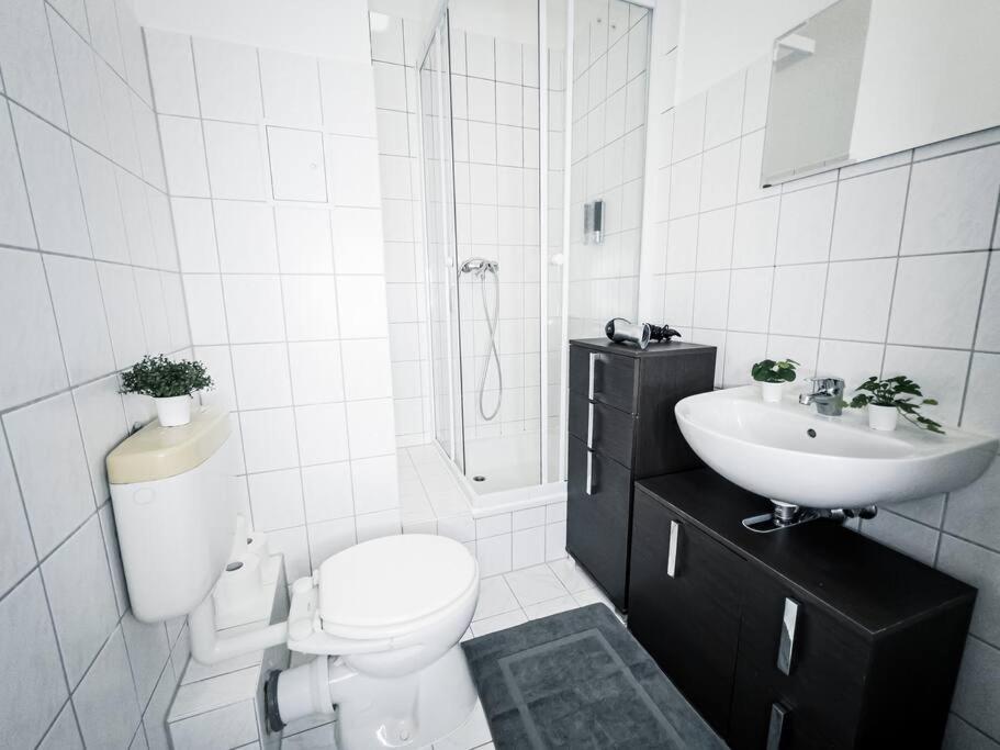 • 3 Bedroom Apt. Close To The Arena And Stadium *up To 8 People* * Leipzig